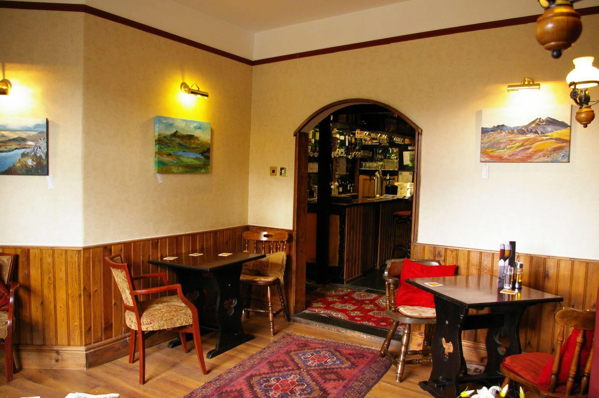 Elen's Castle Hotel Dolwyddelan Exterior foto
